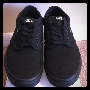 *Like New* Men’s Black Vans Size 10